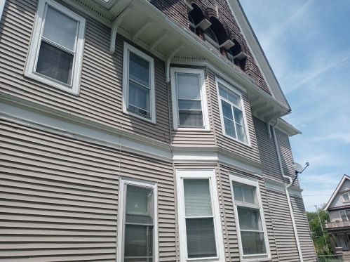 2437 2nd St, Milwaukee WI 53212-2809 exterior