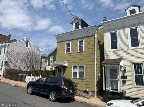 608 3rd St, Primrose, PA 17901-1718