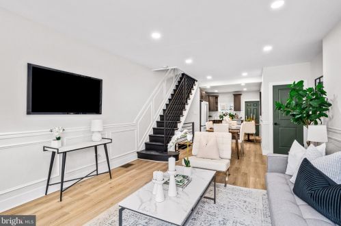 831 Greenwich St, Philadelphia PA 19147-6409 exterior