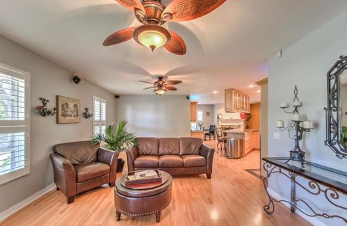 8919 Arrawana Ave, Tampa FL 33614-1810 exterior