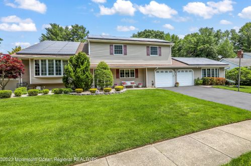 3 Georgian Bay Dr, Morganville NJ 07751-1352 exterior