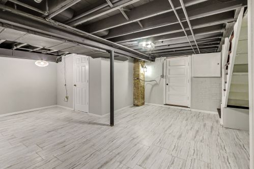 6878 Lehigh Ave, Chicago IL  60646-1406 exterior