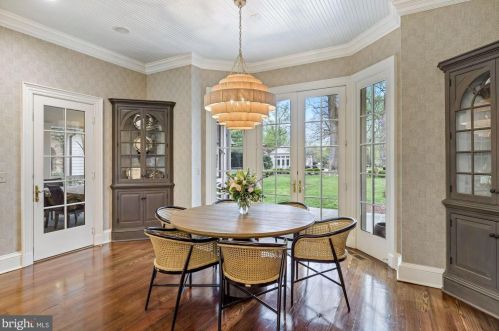 9000 Congressional Pkwy, Rockville MD  20854-4610 exterior