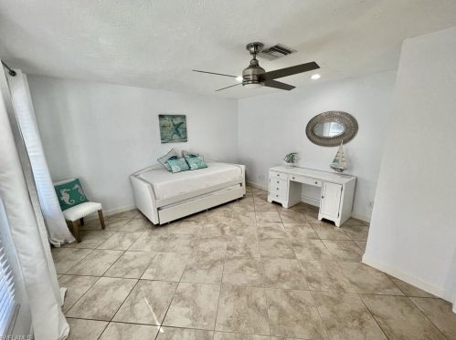 683 94 Ave, Naples FL 34108-2446 exterior