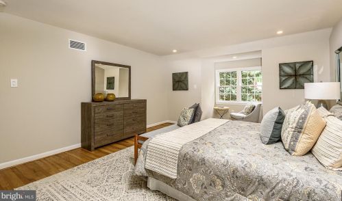 1209 Forestwood Dr, Mc Lean VA  22101-2603 exterior