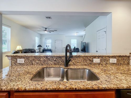 9044 Aspen Hollow Pl, Riverview FL 33578-3120 exterior