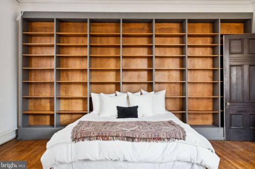 2322 Delancey Pl, Philadelphia PA 19103-6407 exterior