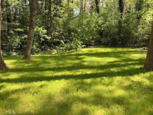 2565 Hawthorne Dr, Atlanta GA 30345-2039 exterior