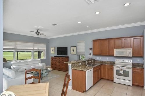 6044 Dogleg Dr, Naples FL 34113-1688 exterior