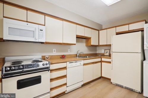 15100 Interlachen Dr, Silver Spring MD  20906-5611 exterior