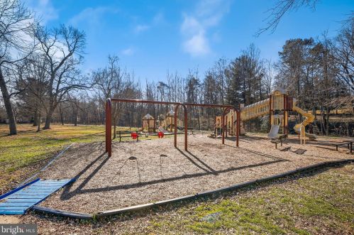 1805 Crawford Dr, Rockville MD 20851-1711 exterior