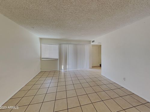 2696 43rd Ave, Phoenix, AZ 85009-1085