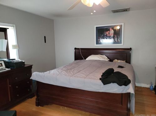 258 Sentinel Hl Rd, Derby CT 06418-2442 exterior