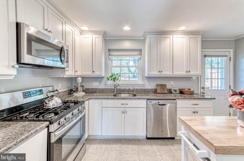 1817 Baldwin Dr, Mc Lean VA 22101-5055 exterior