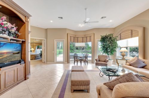 56 Is Dr, Boynton Beach FL 33435-3338 exterior