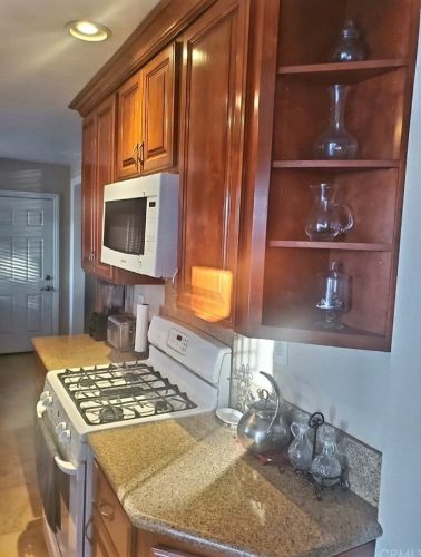 1030 Paula Dr, Fullerton CA 92833-3552 exterior