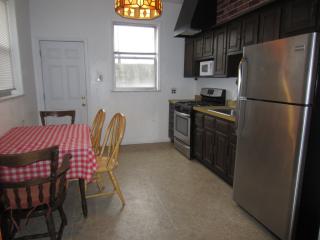 1220 Alder St, Philadelphia PA  19147-5045 exterior