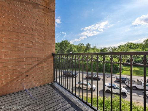 6419 Touhy Ave, Chicago IL  60646-1040 exterior