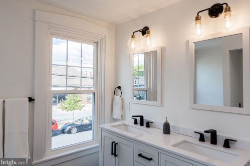 216 James St, Lancaster PA 17603-2910 exterior