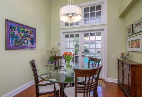 4949 Bayshore Blvd, Tampa FL 33611-3851 exterior