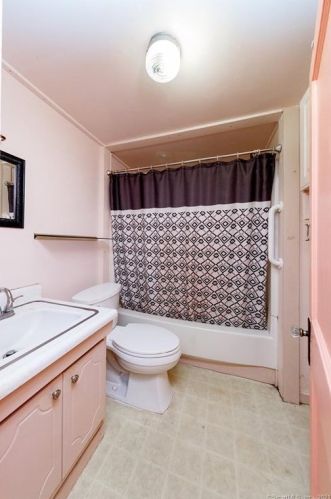 104 St, Killingly CT 06239-1927 exterior