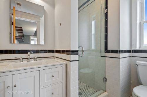 1318 Thorndale Ave, Chicago IL 60631-2287 exterior