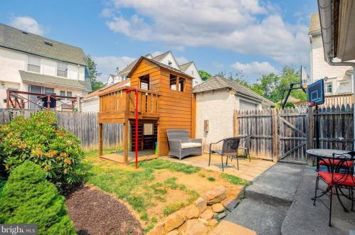 2924 Berkley Rd, Ardmore PA 19003-1805 exterior