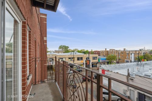 3000 Lawrence Ave, Chicago IL 60625-8060 exterior