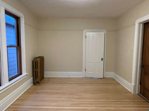 2209 3 St, Duluth MN 55805-1856 exterior