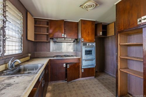 1428 Pua Ln, Honolulu HI 96817-3536 exterior