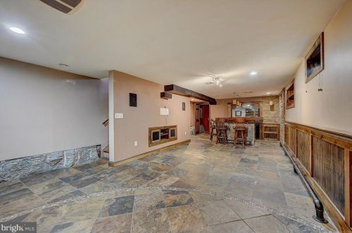 985 6th St, Philadelphia PA  19123-1405 exterior