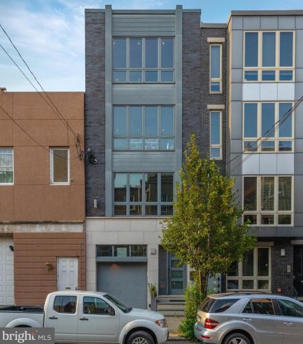 1521 Bainbridge St, Philadelphia PA  19146-1634 exterior