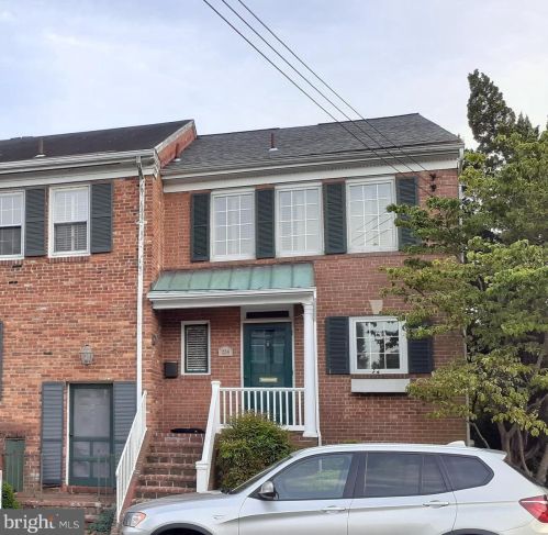 222 Green St, Alexandria, VA 22314-4316