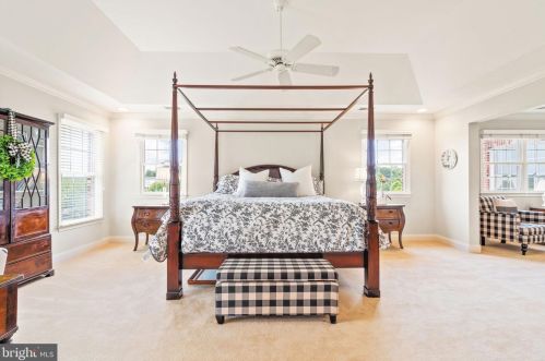 17675 Tobermory Pl, Leesburg VA 20175-7053 exterior