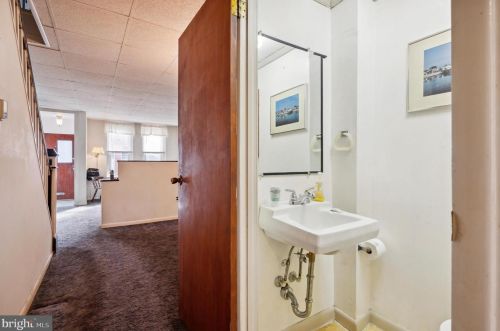 1644 Hicks St, Philadelphia PA 19146-4821 exterior