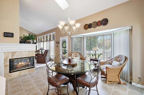 1039 Bloomview Cir, Rochester MI 48307-1728 exterior