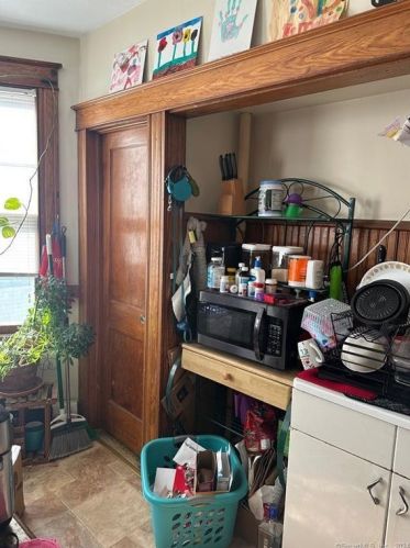 260 Grove St, New Britain CT 06053-3762 exterior