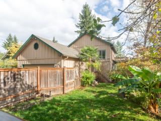 4737 Fox Hollow Rd, Eugene, OR 97405-5302