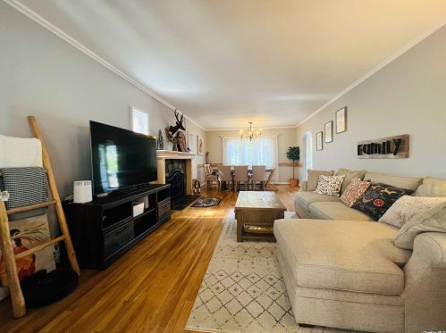 15 Damson Ln, Valley Stream NY  11581-1736 exterior