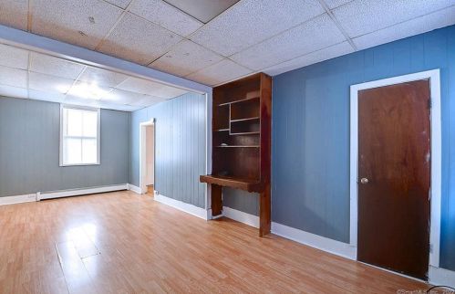 3 Logan St, New Britain CT 06051-3434 exterior