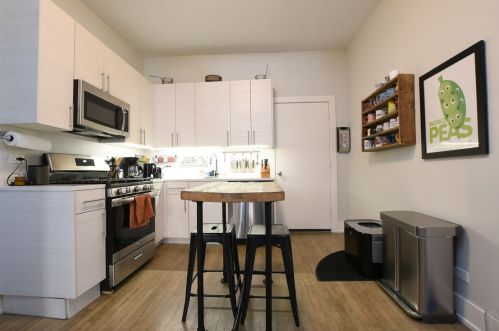 2649 Altgeld St, Chicago IL 60647-1872 exterior