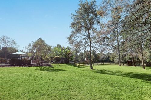 114 Leah Dr, Montgomery TX 77316-6818 exterior