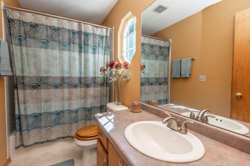 1734 22 St, Milwaukee WI 53215-4407 exterior