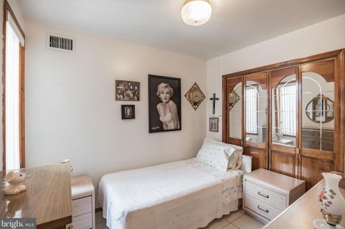 1915 13 St, Philadelphia PA 19148-2202 exterior