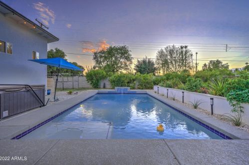 7814 11th Ave, Phoenix AZ  85021-7113 exterior