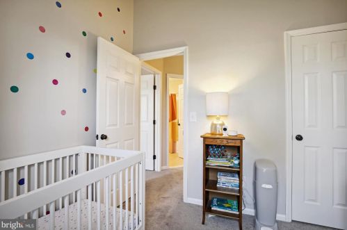 6020 Kestner Cir, Alexandria VA  22315-4833 exterior