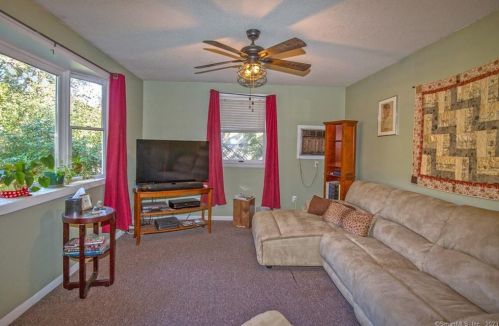 173 Cottage Rd, Enfield CT 06082-2209 exterior