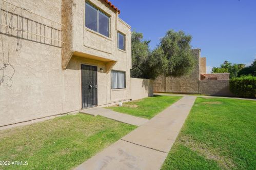 4252 67th Ln, Phoenix AZ  85033-8248 exterior