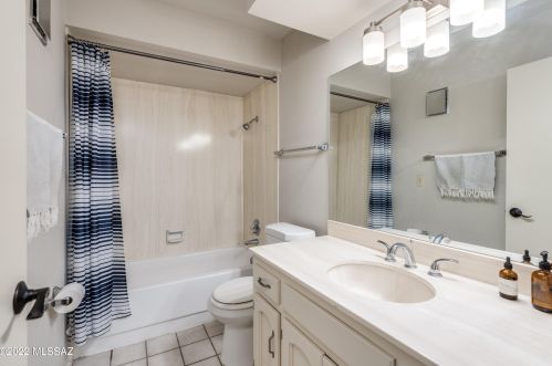 556 Dodge Blvd, Tucson AZ  85716-5162 exterior