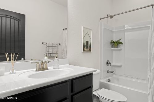 2837 Apollo Rd, Phoenix AZ  85041-5339 exterior